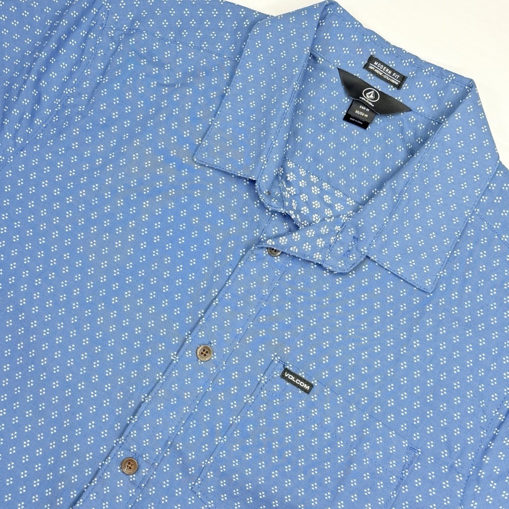 NWT‎ Volcom Modern Fit Button Up Shirt Men's Medium Blue Geometric Cotton